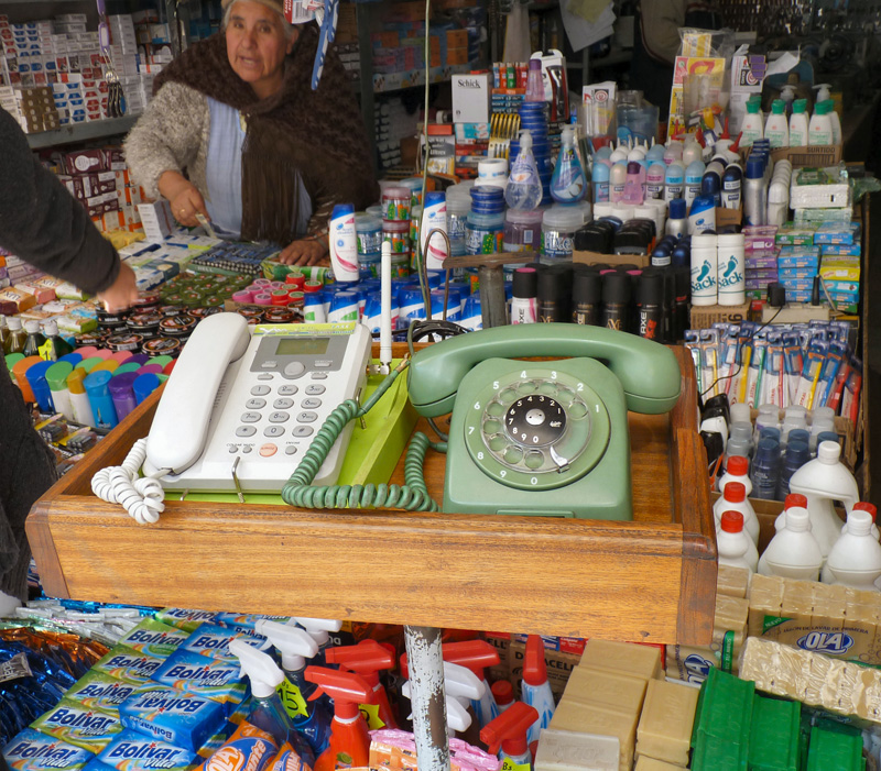 On peut téléphoner partout dans le monde à partir de la rue 