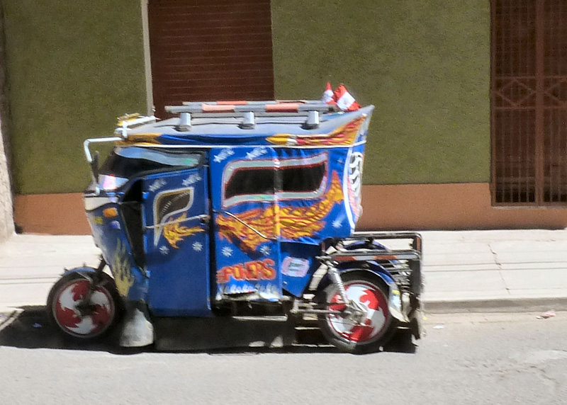 Que vient faire ce tuk-tuk indien au pays des incas ? 